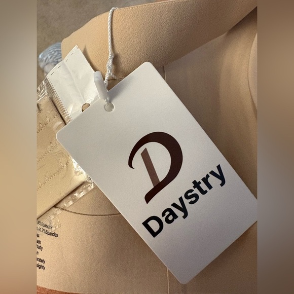 NWT- 36-38 C cup
4 hook with 2 inch extender
Soft breathable, no lines Bra - Picture 2 of 7